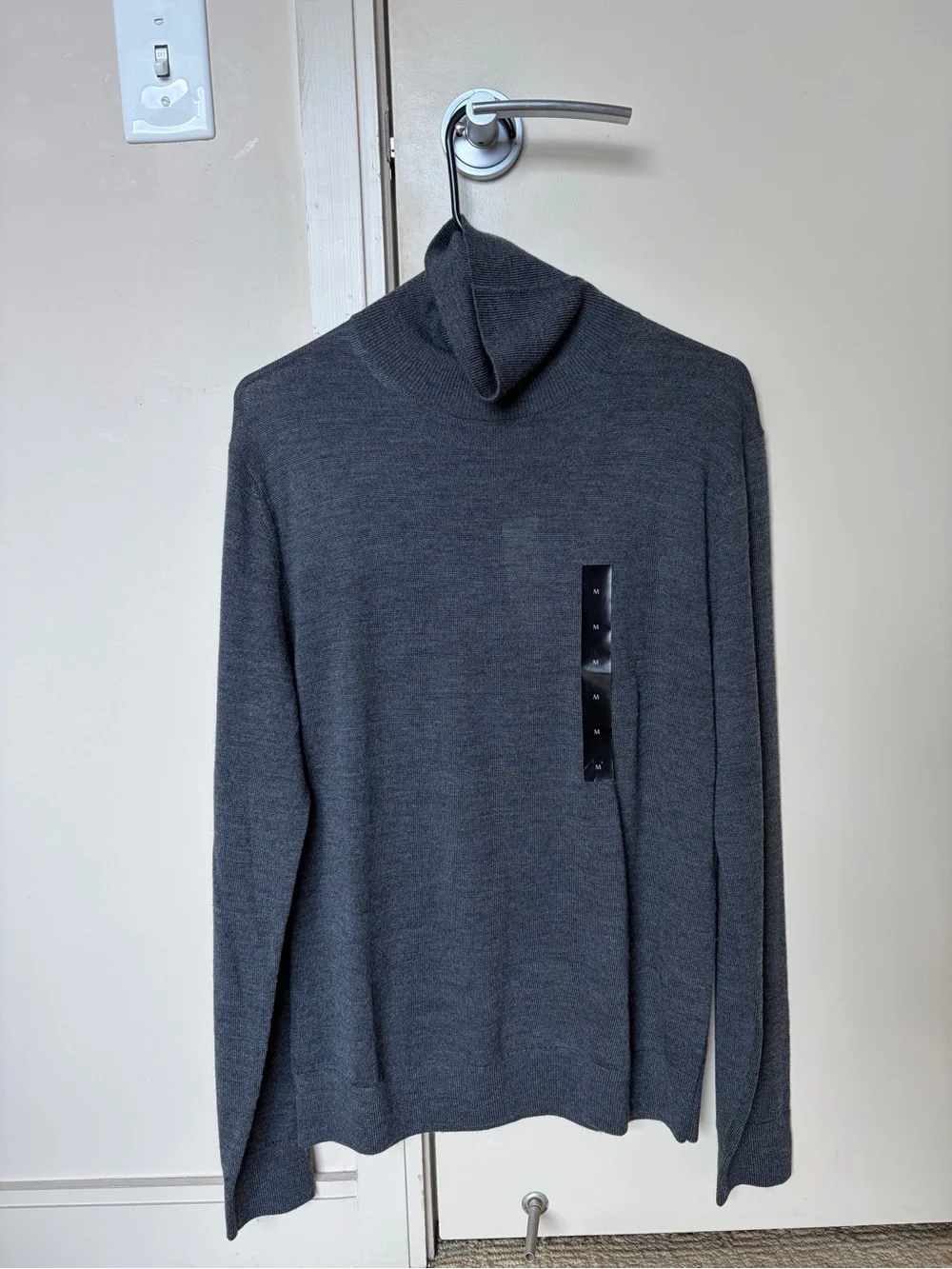 Men's Banana Republic Charcoal Gray Turtleneck Sweater